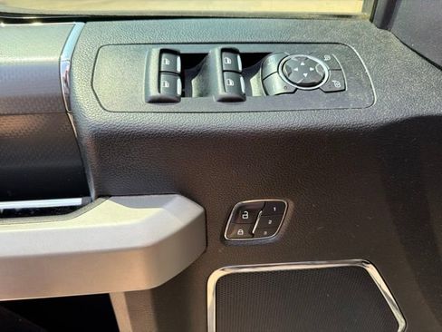Used 2017 Ford F150 Lariat w/ Equipment Group 502A Luxury AWD/4WD image 18