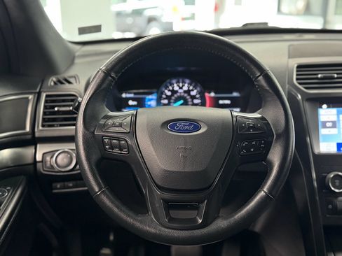 Used 2019 Ford Explorer XLT w/ Equipment Group 201A AWD/4WD image 19