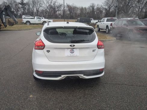 Used 2017 Ford Focus ST image 4
