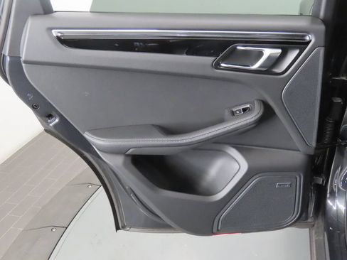 Certified 2026 Porsche Macan AWD/4WD image 46