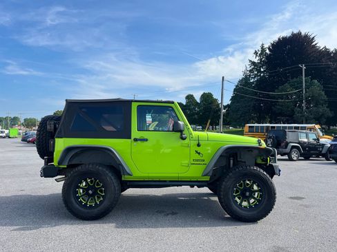 Used 2013 Jeep Wrangler Sport AWD/4WD image 5