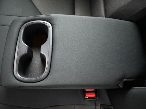 Used 2020 Toyota Camry LE image 12