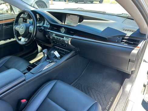 Used 2016 Lexus ES 350 w/ Navigation System Package FWD image 24