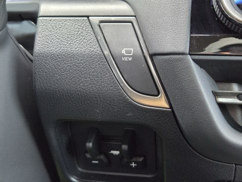 Used 2024 Lexus GX 550 w/ Cold Area Package AWD/4WD image 19