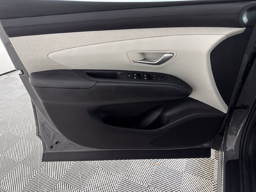 Certified 2025 Hyundai Tucson SEL FWD image 12