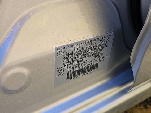 New 2025 Nissan Versa SR w/ Trunk Package image 19