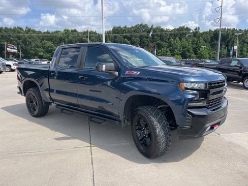 Used 2021 Chevrolet Silverado 1500 LT Trail Boss w/ Convenience Package II image 13