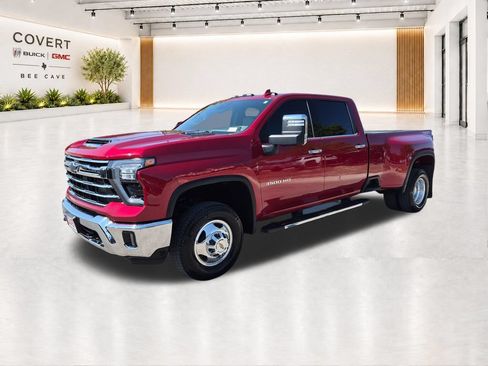 Used 2024 Chevrolet Silverado 3500 LTZ w/ LTZ Convenience Package AWD/4WD image 4