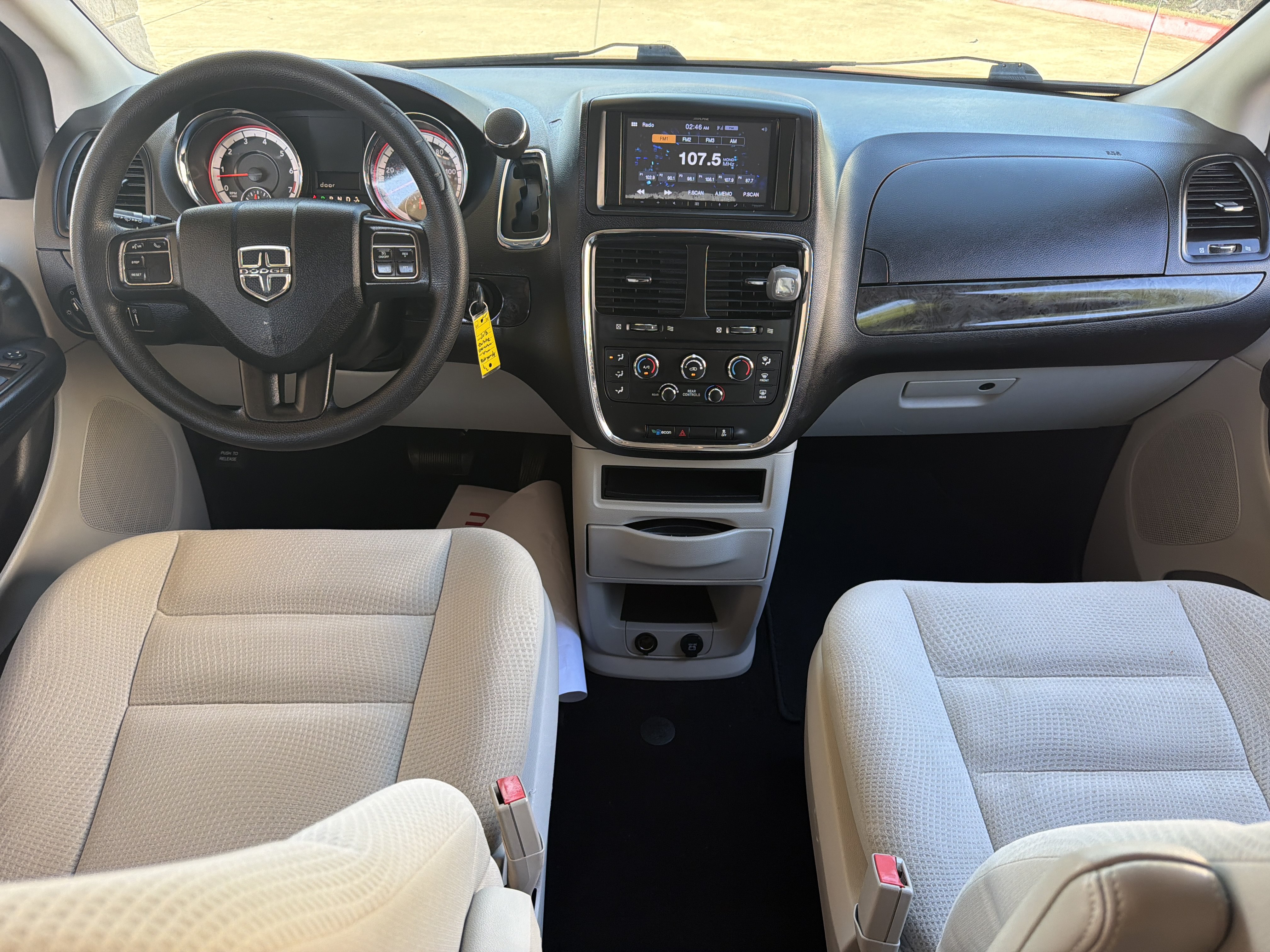 Used 2018 Dodge Grand Caravan SE w/ UConnect Hands-Free Group FWD image 23