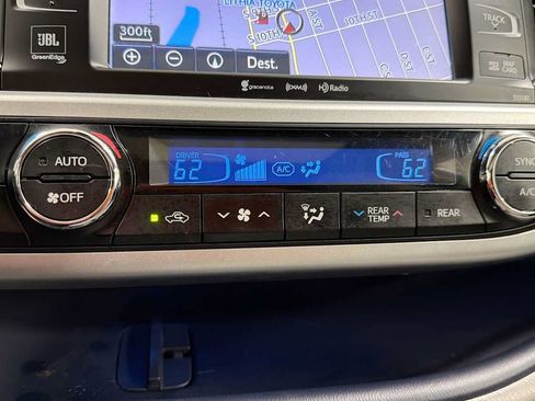 Certified 2018 Toyota Highlander Limited AWD/4WD image 21