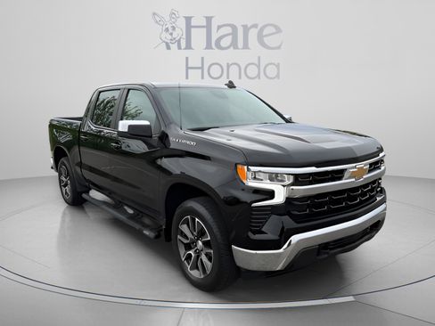 Used 2022 Chevrolet Silverado 1500 LT AWD/4WD image 7