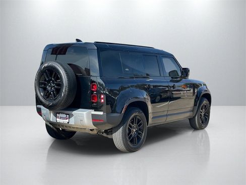 Used 2024 Land Rover Defender 110 S image 5