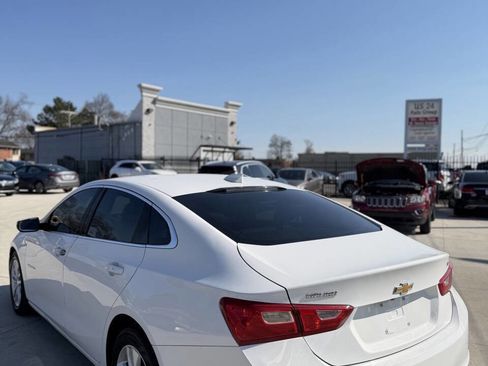 Used 2018 Chevrolet Malibu LT FWD image 5