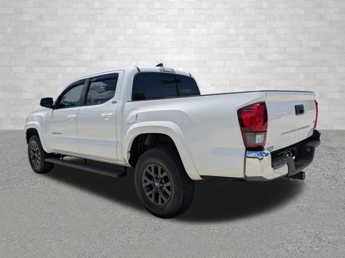 Used 2020 Toyota Tacoma SR5 RWD image 4