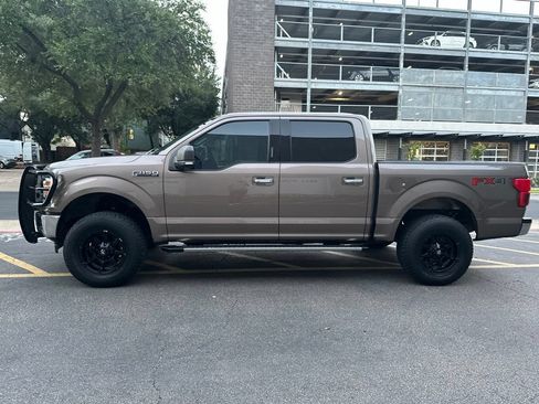 Used 2018 Ford F150 XLT w/ Equipment Group 302A Luxury AWD/4WD image 4