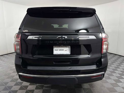 Used 2023 Chevrolet Suburban LS RWD image 5