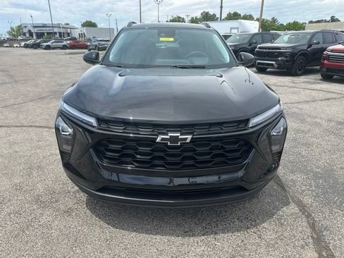 New 2026 Chevrolet Trax LT w/ Midnight Edition FWD image 8