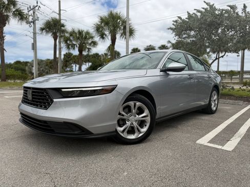 Used 2025 Honda Accord LX image 2