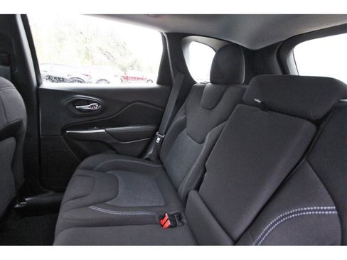 Used 2020 Jeep Cherokee Latitude image 10