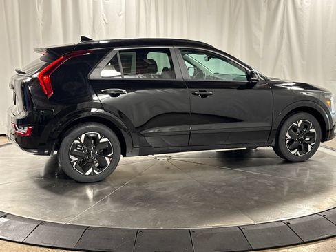 New 2026 Kia Niro Wave w/ Wave Preserve Package FWD image 12