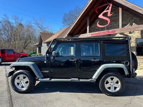 Used 2013 Jeep Wrangler Unlimited Sport image 3