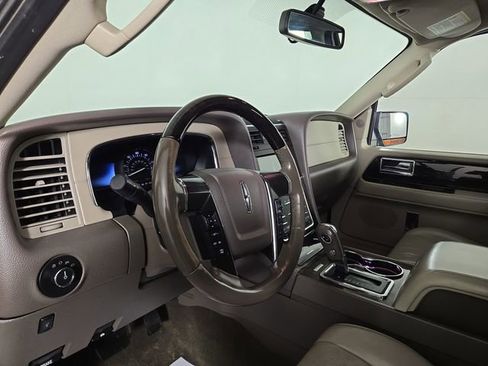 Used 2017 Lincoln Navigator Select AWD/4WD image 14