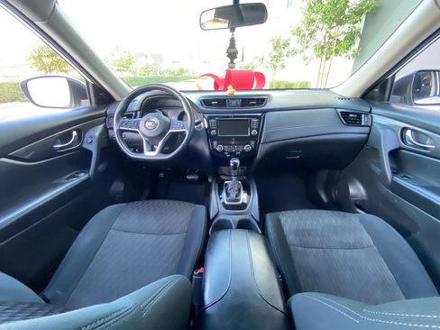 Used 2018 Nissan Rogue SV w/ Premium Package FWD image 20
