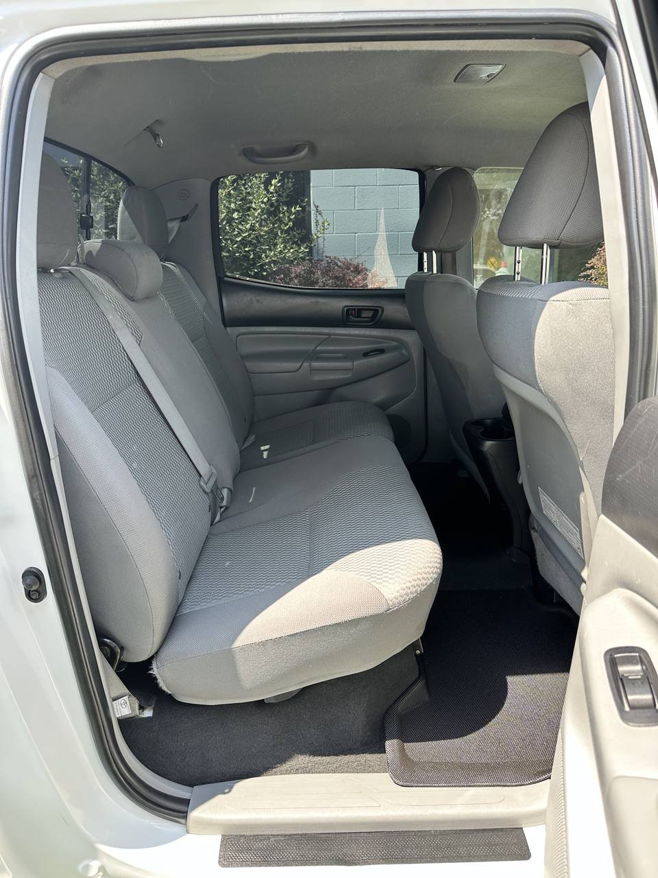 Used 2015 Toyota Tacoma 4x4 Double Cab w/ SR5 Package image 24
