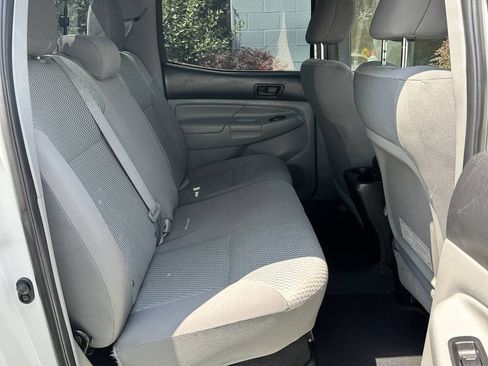 Used 2015 Toyota Tacoma 4x4 Double Cab w/ SR5 Package image 24