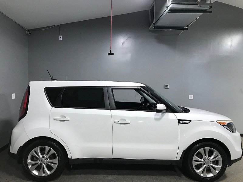 Used 2016 Kia Soul + w/ Primo Package FWD image 3