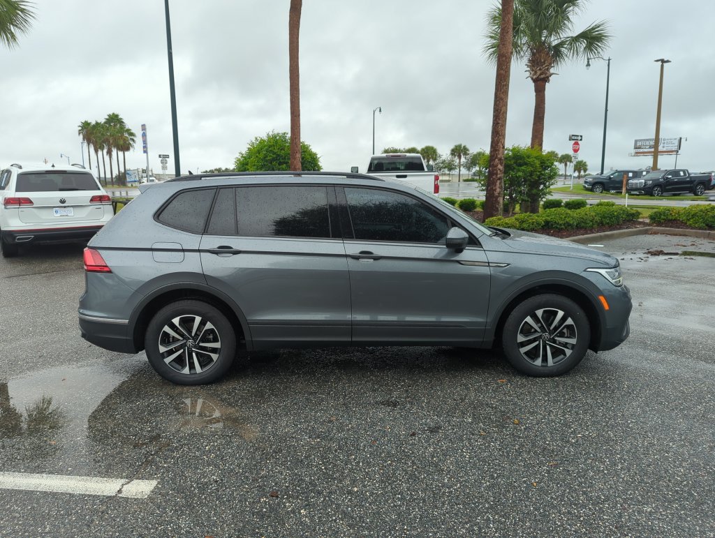 Used 2024 Volkswagen Tiguan S FWD image 3