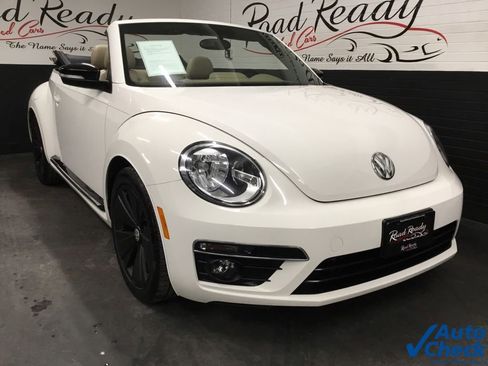 Used 2013 Volkswagen Beetle 2.0T image 3
