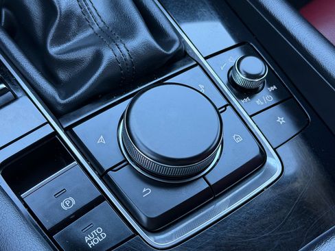 Used 2024 MAZDA MAZDA3 s image 21