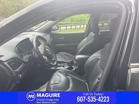 Used 2019 Jeep Cherokee Limited AWD/4WD image 17