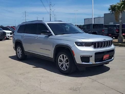 Used 2022 Jeep Grand Cherokee L Limited w/ Luxury Tech Group II AWD/4WD image 2