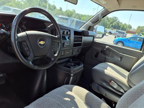 Used 2020 Chevrolet Express 3500 w/ Driver Convenience Package image 8