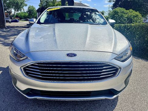Used 2019 Ford Fusion SE FWD image 9
