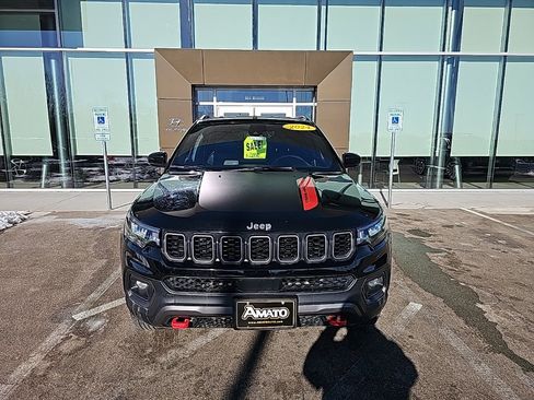 Used 2024 Jeep Compass Trailhawk image 8