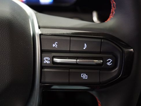 Used 2024 Chevrolet Colorado Z71 image 20