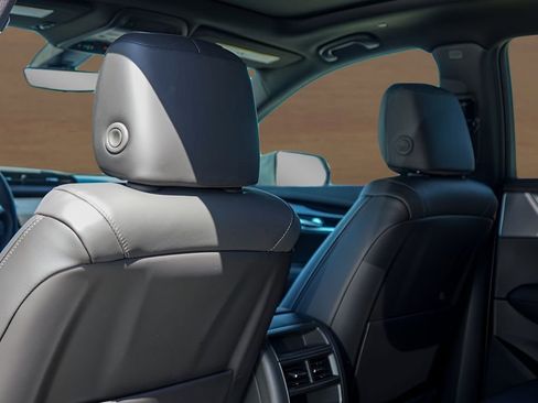New 2026 Cadillac XT5 Premium Luxury w/ LPO, ONYX Package FWD image 20