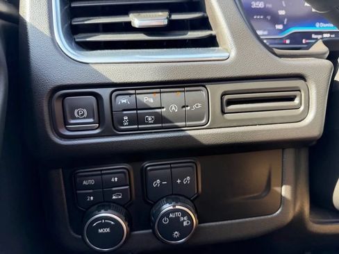 Used 2022 Chevrolet Tahoe LT w/ Luxury Package AWD/4WD image 36