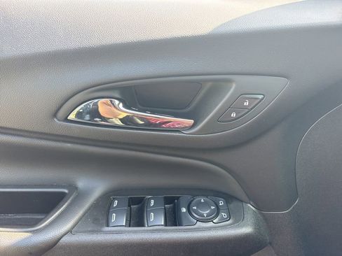 Used 2024 Chevrolet Equinox LT AWD/4WD image 16