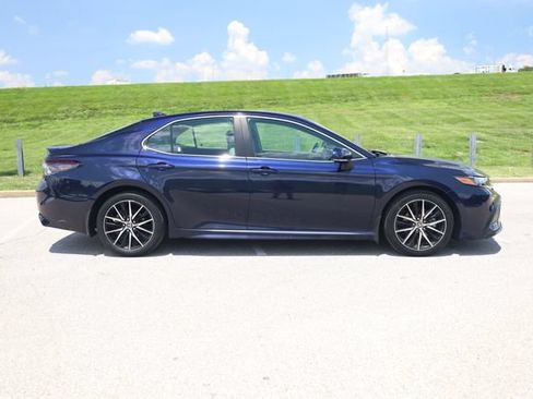 Used 2021 Toyota Camry SE w/ Cold Weather Package AWD/4WD image 4