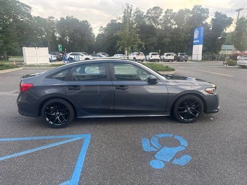 Used 2024 Honda Civic Sport image 9