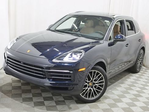 Used 2023 Porsche Cayenne AWD/4WD image 5