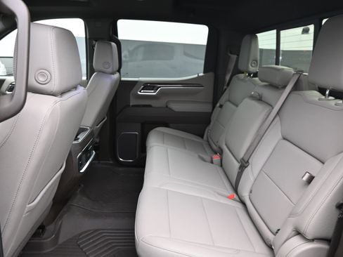 Used 2025 Chevrolet Silverado 1500 LTZ w/ LTZ Premium Package AWD/4WD image 17