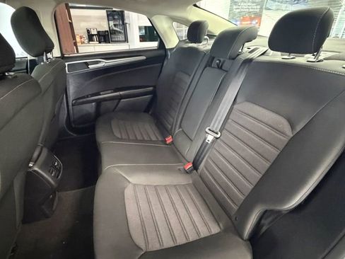 Used 2020 Ford Fusion SE FWD image 15