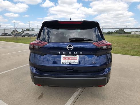 Used 2025 Nissan Rogue SV image 6