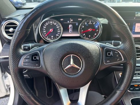 Used 2018 Mercedes-Benz E 300 E300 Luxury 4MATIC Sedan image 14