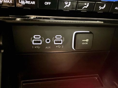 Used 2024 Jeep Grand Cherokee Laredo w/ Trailer Tow Package image 30